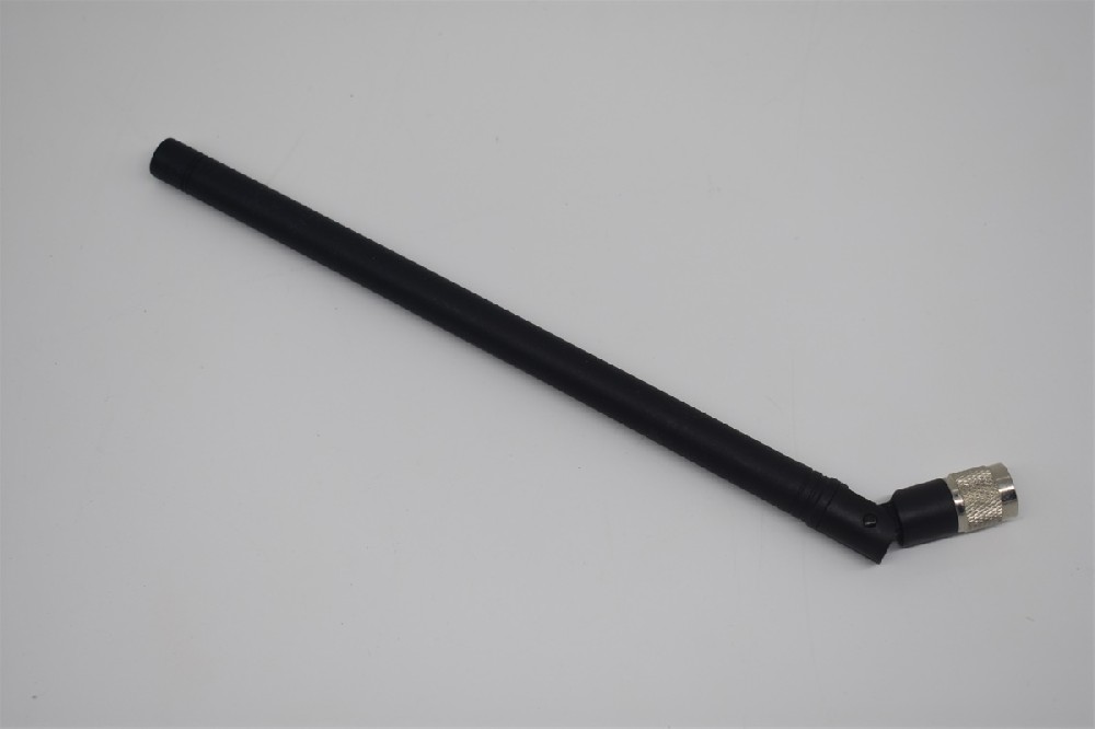 470MHz low frequency bent stick antenna