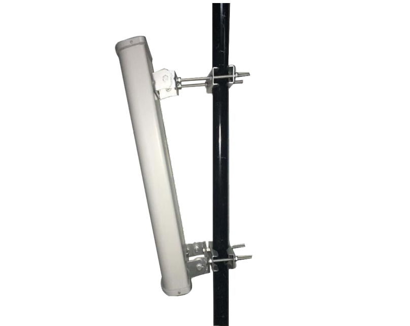 Base station plate antenna